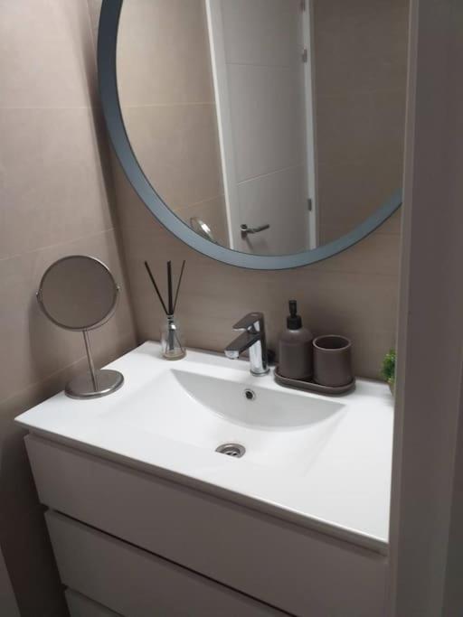 Precioso Piso En Almeria Centro Con Parking Gratis Exteriör bild